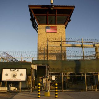 Legisladores de EU denuncian ''cruel'' alimentación forzada en Guantánamo