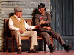 Ignacio López Tarso interpreta en el escenario al poeta Pablo Neruda.  /