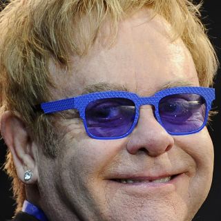 Elton John admite que podía haber muerto por una apendicitis