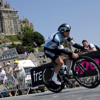 Cavendish es maltratado en el Tour de Francia