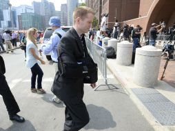 Víctima del atentado en Boston llega a la audiencia de Dzokhar Tsarnaev. EFE /
