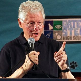 Bieber se disculpa con Bill Clinton