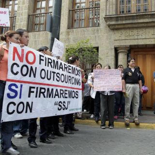 Denuncian que no ha fluido información en tema de contratos