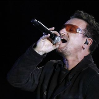 Lanzan libro biográfico de Bono