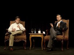 Peña Nieto ofrece una conferencia sobre el presente y futuro de México al lado de Alberto Moreno. EFE /