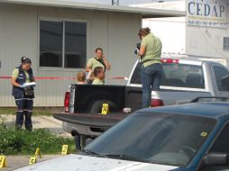 La camioneta del hombre quedo arrinconada de frente en un tráiler, momento que aprovecharon los asesinos para abordarlo.  /
