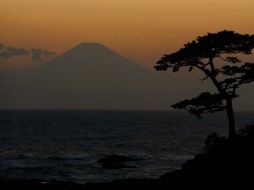 La simetría casi perfecta del monte Fuji, estará cubierta por una red 4G. ARCHIVO /
