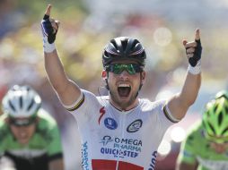 Mark Cavendish se repone y gana con tranquilidad. AP /