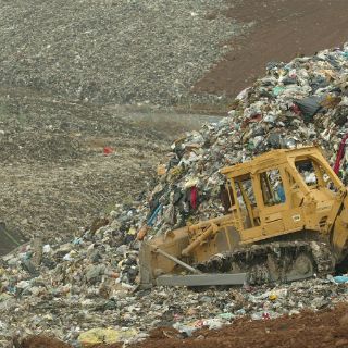 Muere pepenadora tras ser atropellada dentro de un basurero