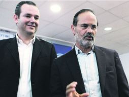Gustavo Madero (derecha), acompañado de Miguel Monraz, asegura que el PAN sacó una ventaja de al menos 30 mil votos en Baja California. EL INFORMADOR /