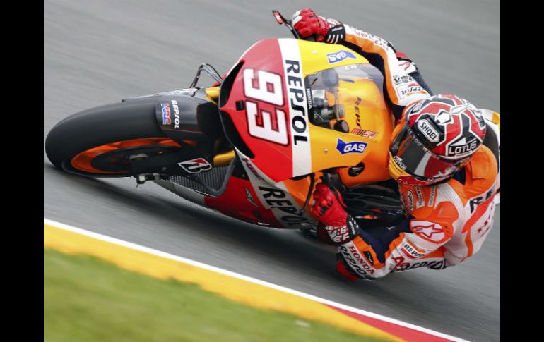 El piloto español de MotoGP Marc Márquez  participa en una sesión de entrenamientos libres. EFE /