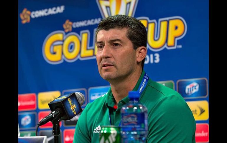 José Manuel de la Torre durante la rueda de prensa previa al partido. ARCHIVO /