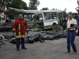 El choque entre el autobús y el camión, que iba cargado con piedra triturada, se registra al suroeste de la ciudad de Podolsk. AP /