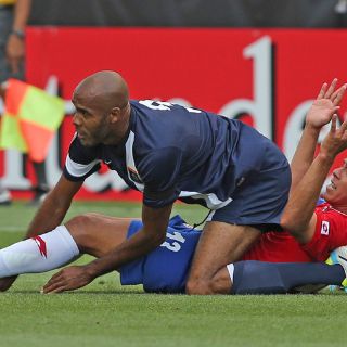 Costa Rica gana 'apenitas'