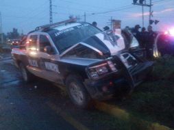 El choque dejó dos personas lesionadas, ambas policías de El Salto. Imagen de @ReportGDL. ESPECIAL /