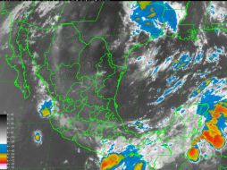 Una afluencia de humedad del Océano Pacífico favorecerá los nublados densos con precipitaciones moderadas en el occidente. ESPECIAL /