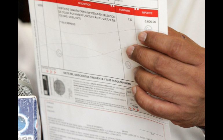 Deberán migrar al esquema CFDI quienes estén emitiendo factura impresa con el dispositivo de seguridad CBB. ARCHIVO /