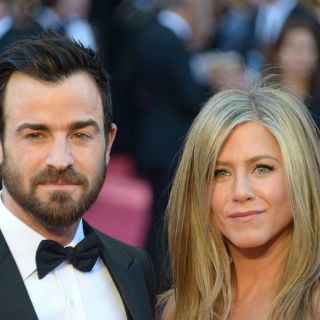 Confirman matrimonio de Aniston y Theroux para diciembre