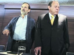 Los líderes nacionales del PAN, Gustavo Madero (izquierda), y del PRD, Jesús Zambrano, al anunciar que no saldrán del Pacto por México. EFE /