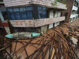 Las fuertes lluvias que persisten desde la semana pasada en la región han provocado la muerte de 27 personas. ESPECIAL /