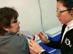 La vacuna contra la influenza protege de los principales tipos de influenza, AH1N1, AH3N2 e influenza tipo B. ARCHIVO /