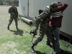 Acciones militares de represión en Honduras cobraron la vida de un indígena. EFE /