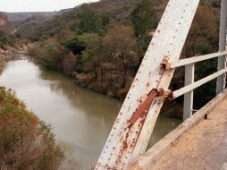 La persona fue encontrada a unos cinco metros de profundidad del río, de donde fue rescatado el cuerpo. ARCHIVO /
