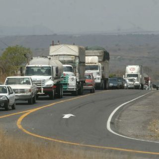 Empresarios esperan se concluya la carretera a Manzanillo