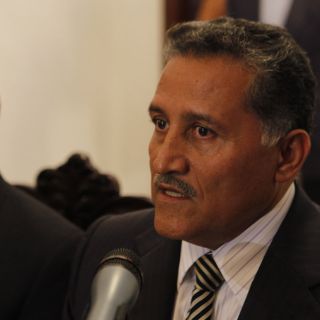 Piden a secretario del gobernador bajarse 40% el sueldo