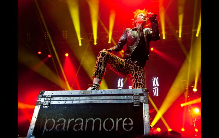 La energía de la vocalista Hayley Williams, contagió al público con su energía. ARCHIVO /