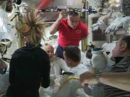 Los seis inquilinos de la Estación Espacial Internacional intentan solventar el problema por sus propios medios. AP /