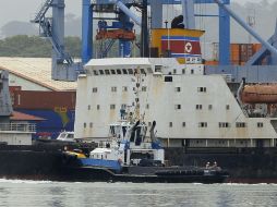Vista del barco norcoreano Chong Chon Gang hoy atracado en el muelle de Manzanillo de la caribeña ciudad de Colón. EFE /