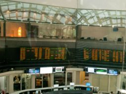 La Bolsa Mexicana de Valores termina su jornada con pérdidas derivadas de reportes corporativos débiles. ARCHIVO /