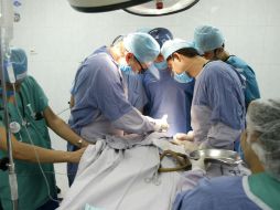 Se busca asegurar la proveeduría de los instrumentales y equipos requeridos para los servicios y programas integrales de cirugía. ARCHIVO /