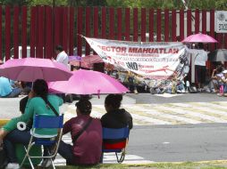 Integrantes de la CNTE colocan un plantón a las afueras de San Lázaro para exigir que se cumplan propuestas. NTX /