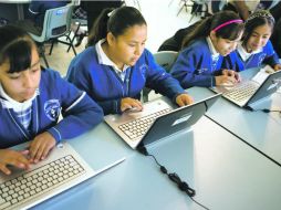 En veremos. La entrega de 240 mil laptops a estudiantes puede retrasarse. ESPECIAL /