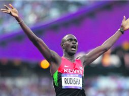 Qué tiempos aquellos. David Rudisha celebra tras cruzar la meta de los 800 metros en Londres 2012. AP /