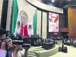 Los legisladores cantaron el Himno Nacional, leyeron los dictámenes y se retiraron de la sesión. Hoy están citados a las 12:00 horas. NTX /