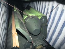 Vista de material bélico dentro de un contenedor del barco norcoreano Chong Chon Gang, atracado en el muelle panameño. EFE /