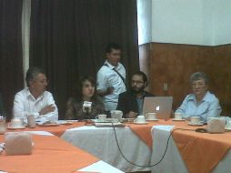 Representantes de las ONGs explicaron algunos de los beneficios de la ley vitrina.  /