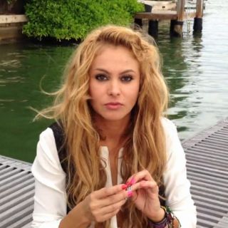 Paulina Rubio abre su corazón a fans en red social