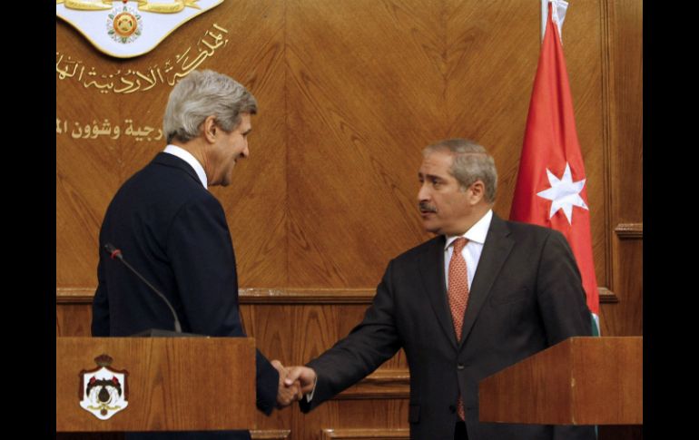 Kerry se reune en Ammán con once ministros árabes de Exteriores y con su homólogo jordano Nasser Judeh. EFE /