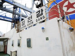 Panamá sigue inspeccionando el buque Chong Chon Gang en busca de nuevas evidencias para determinar el tipo de armamento encontrado. ARCHIVO /