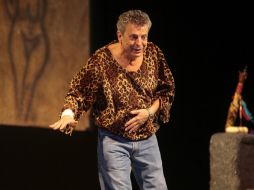 César Bono durante 11 años de manera ininterrumpida representó ''Defendiendo al cavernícola''. ARCHIVO /