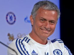 El técnico portugués aclaró que no se desprenderá de ningún jugador para adquirir a Wayne Rooney. AFP /