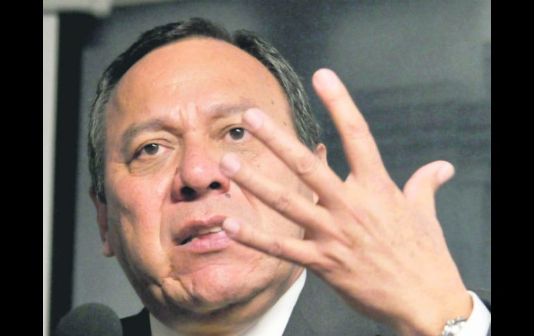 Jesús Zambrano recordó a sus críticos que el PRD no podría promover su agenda legislativa sin acuerdos con el PRI. AFP /