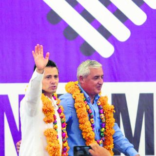 Peña acusa a oposición por atraso en programa