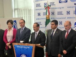 Gustavo Madero (c), durante el anuncio de la presentación de la reforma energética del partido. Foto: @ppmnacional ‏ ESPECIAL /