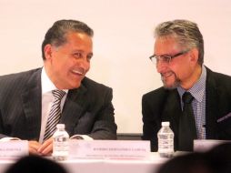 El secretario general de gobierno acompañó al gobernador a la toma de protesta de Gerardo Solís (d).  /