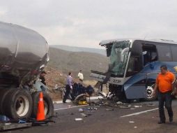 El accidente se suscitó en la autopista Durango-Gómez Palacio después de la caseta del poblado León Guzmán. TOMADA DE @TonyGaytanGGL  /